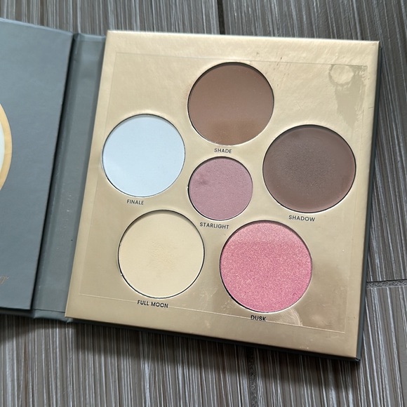 Flawless in Fifteen smoke show face palette - Picture 3 of 4